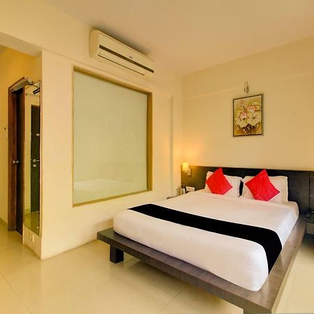 فندق دايففي  Capital O 36727 Plush Retreat المظهر الخارجي الصورة
